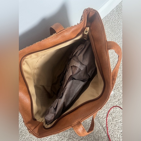 Beverly Hills Polo Club Tan and Brown Woven Tote - Picture 5 of 7